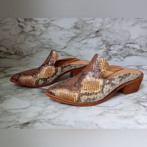 Chinese Laundry Snake Skin Textured Mules With Wooden Heel Size 8